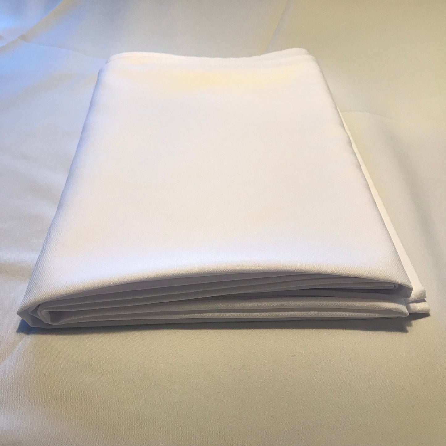 Duge til 120x80 cm sidebord - Hvidt stof